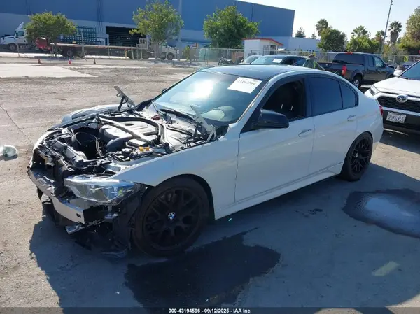WBA8B9G39HNU55104 2017 BMW 3ER - Image 2