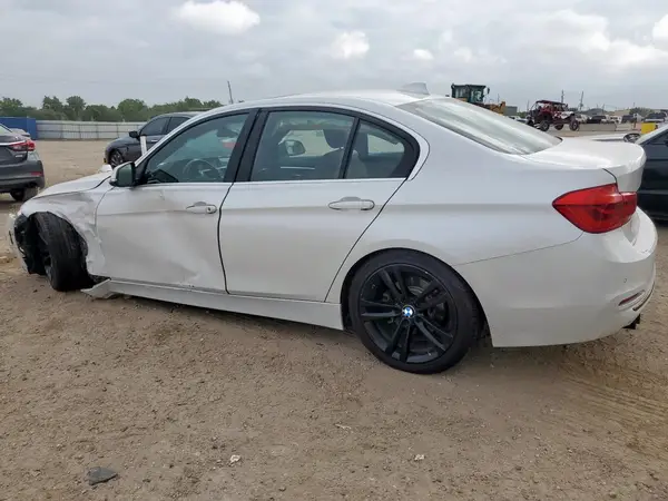 WBA8B9G39HNU55152 2017 BMW 3ER - Image 2