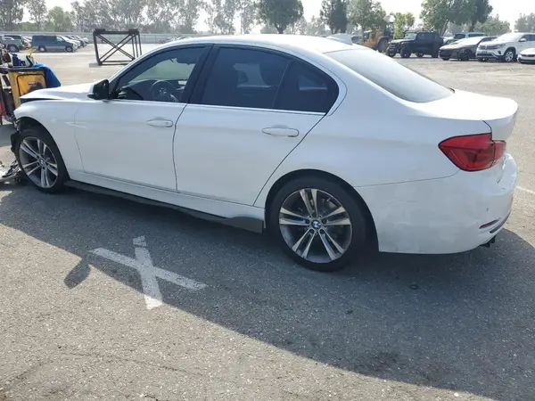 WBA8B9G39HNU56687 2017 BMW 3ER - Image 2