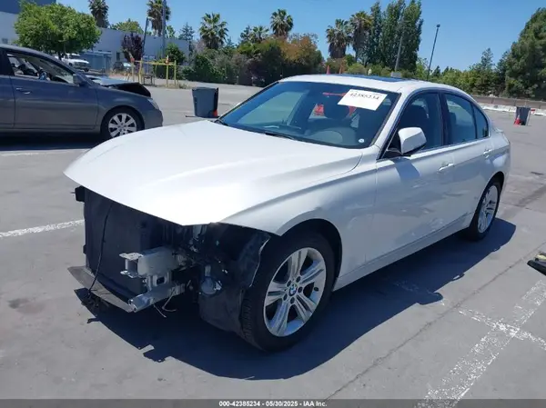 WBA8B9G3XHNU52129 2017 BMW 3ER - Image 2