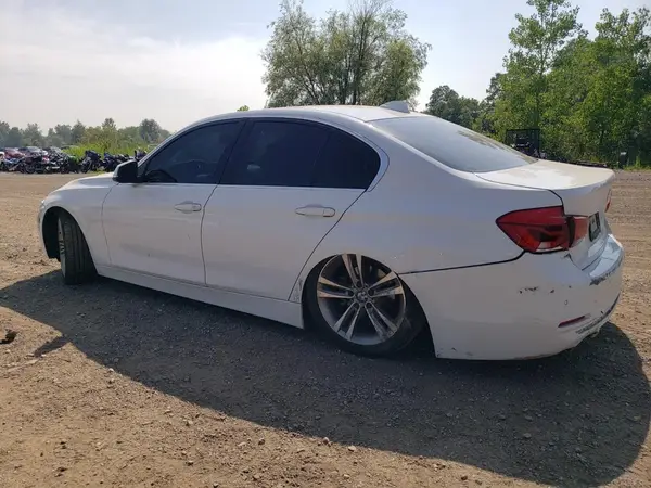 WBA8B9G3XHNU52387 2017 BMW 3ER - Image 2