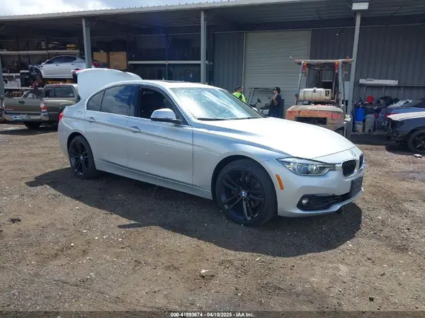WBA8B9G3XHNU53720 2017 BMW 3ER - Image 1
