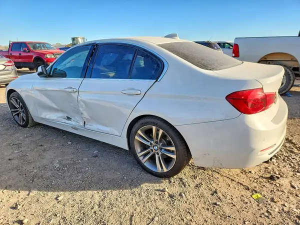 WBA8B9G3XHNU54561 2017 BMW 3ER - Image 2