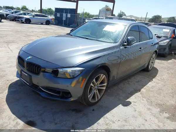 WBA8B9G3XHNU55581 2017 BMW 3ER - Image 2