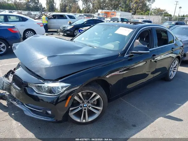 WBA8B9G3XHNU55645 2017 BMW 3ER - Image 2