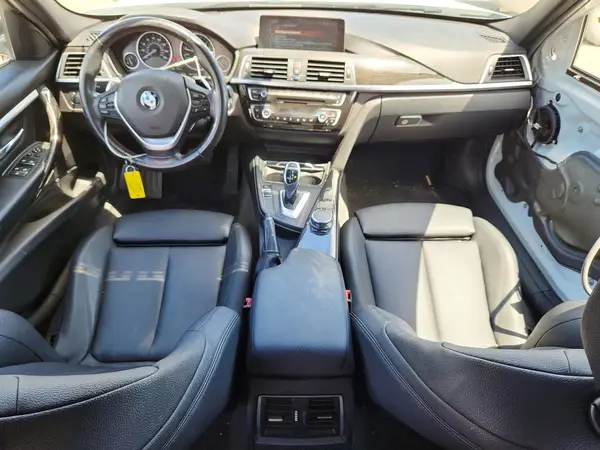 WBA8B9G3XHNU55824 2017 BMW 3ER - Image 8