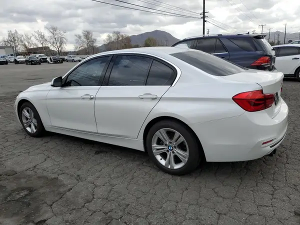 WBA8B9G3XHNU57069 2017 BMW 3ER - Image 2