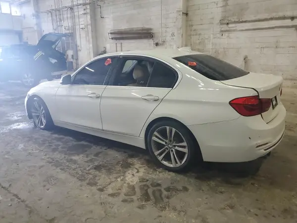 WBA8B9G50HNU09095 2017 BMW 3ER - Image 2
