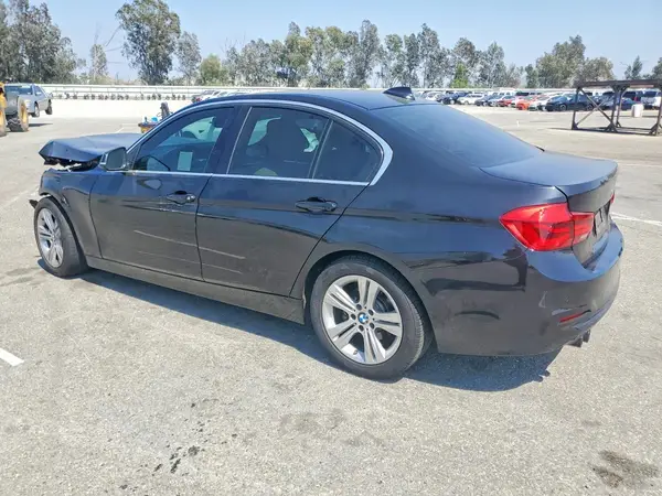 WBA8B9G50HNU09565 2017 BMW 3ER - Image 2