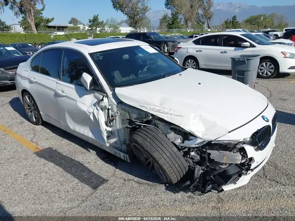 WBA8B9G50HNU49340 2017 BMW 3ER - Image 1