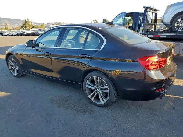 WBA8B9G50HNU49662 2017 BMW 3ER - Image 2
