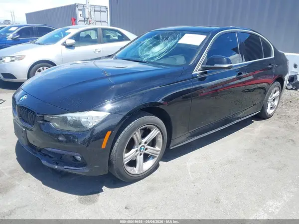 WBA8B9G50HNU50178 2017 BMW 3ER - Image 2