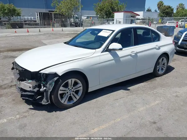 WBA8B9G50JNU95806 2018 BMW 3ER - Image 2