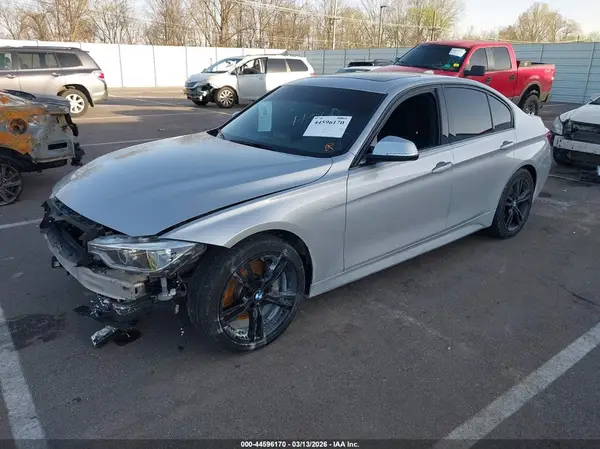 WBA8B9G50JNU96177 2018 BMW 3ER - Image 2