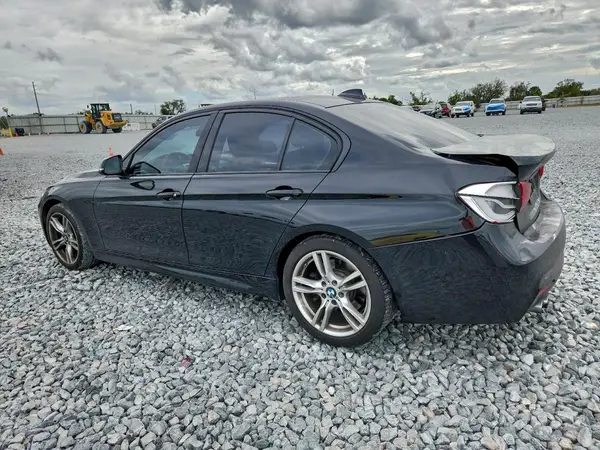 WBA8B9G50JNU97636 2018 BMW 3ER - Image 2