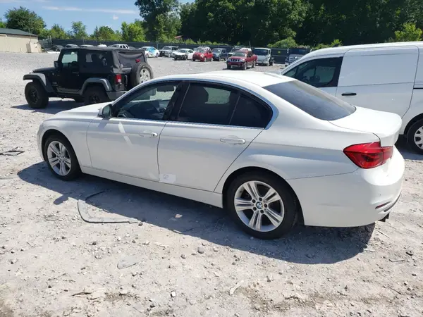 WBA8B9G50JNU97698 2018 BMW 3ER - Image 2