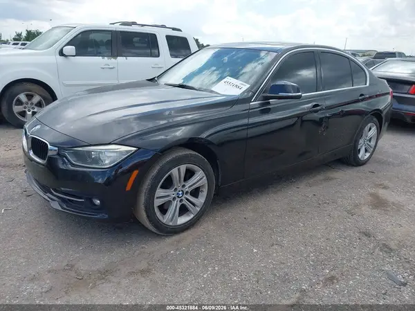 WBA8B9G50JNU97863 2018 BMW 3ER - Image 2