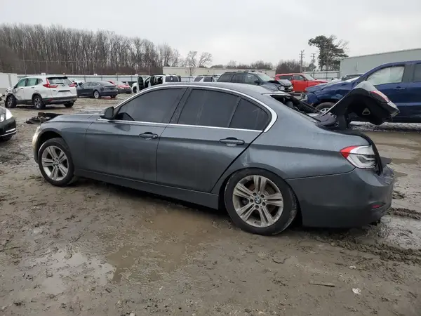 WBA8B9G50JNU99595 2018 BMW 3ER - Image 2