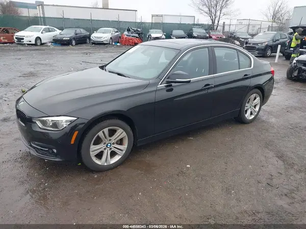 WBA8B9G50JNV00079 2018 BMW 3ER - Image 2