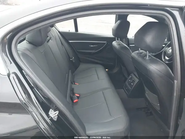 WBA8B9G50JNV00079 2018 BMW 3ER - Image 8