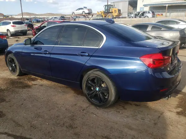 WBA8B9G50JNV00261 2018 BMW 3ER - Image 2