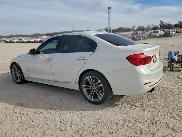 WBA8B9G51HNU09901 2017 BMW 3ER - Image 2