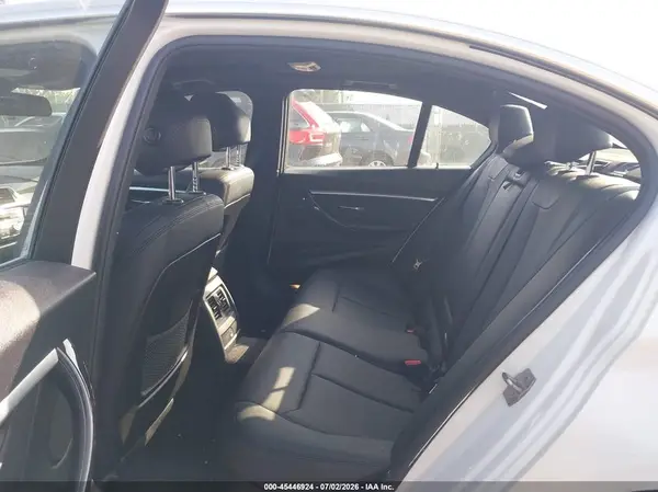WBA8B9G51HNU49363 2017 BMW 3ER - Image 8