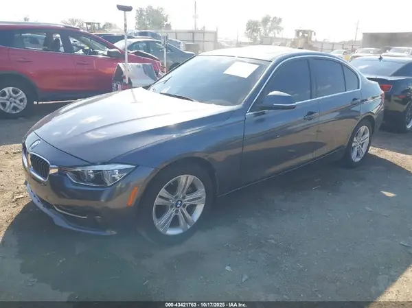 WBA8B9G51HNU50156 2017 BMW 3ER - Image 2