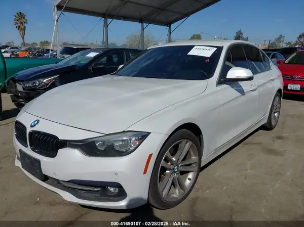 WBA8B9G51HNU51145 2017 BMW 3ER - Image 2