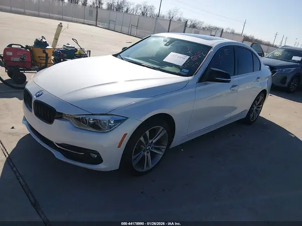 WBA8B9G51HNU51274 2017 BMW 3ER - Image 2