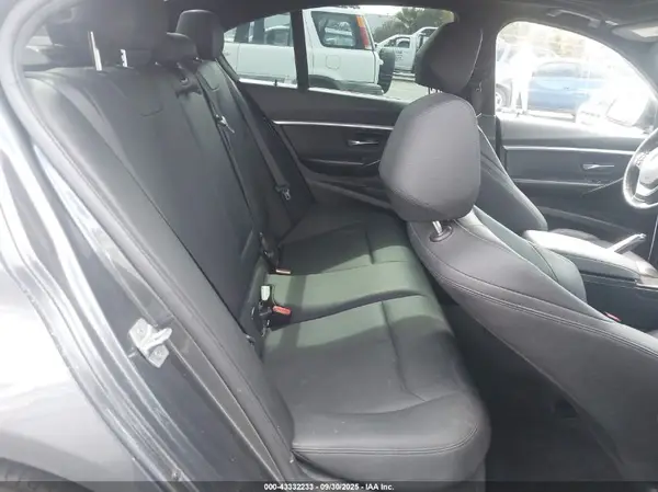 WBA8B9G51HNU51338 2017 BMW 3ER - Image 8