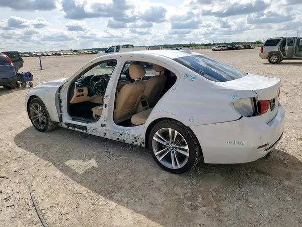 WBA8B9G51JNU57923 2018 BMW 3ER - Image 2