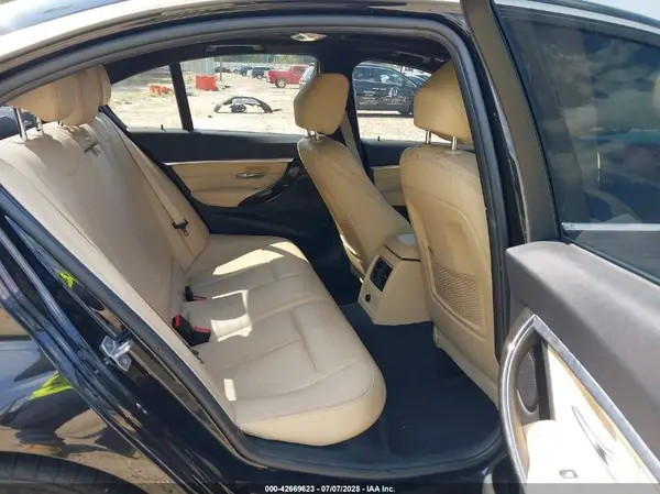 WBA8B9G51JNU58084 2018 BMW 3ER - Image 8
