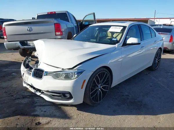 WBA8B9G51JNU96110 2018 BMW 3ER - Image 2