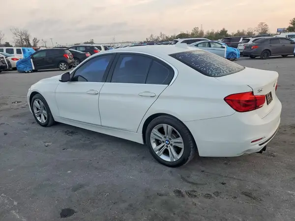 WBA8B9G51JNU96169 2018 BMW 3ER - Image 2