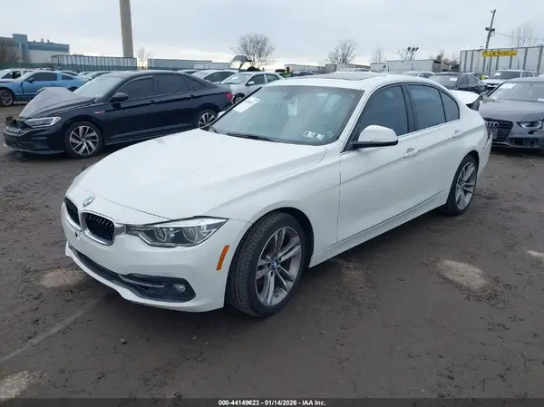 WBA8B9G51JNU96527 2018 BMW 3ER - Image 2
