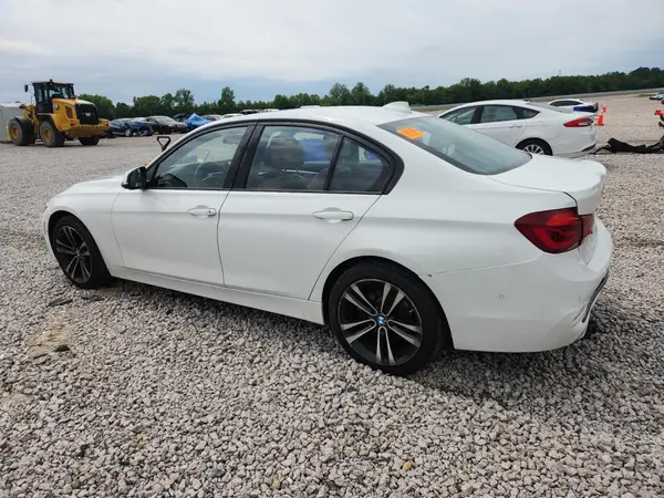 WBA8B9G51JNU97239 2018 BMW 3ER - Image 2