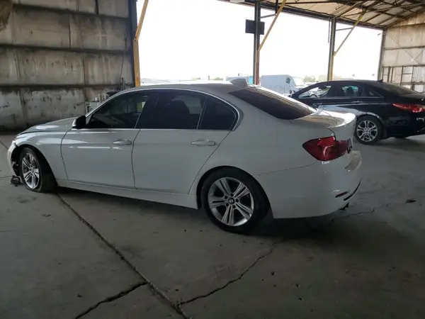 WBA8B9G51JNV00057 2018 BMW 3ER - Image 2