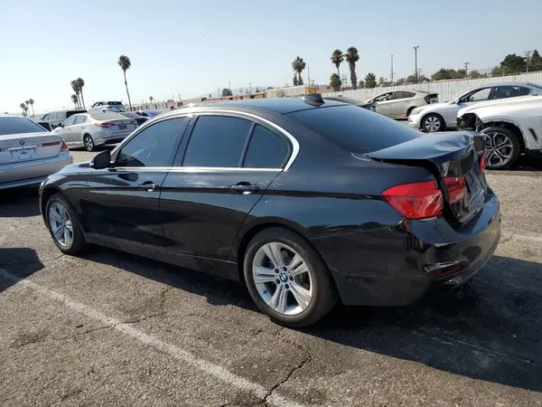 WBA8B9G51JNV00074 2018 BMW 3ER - Image 2