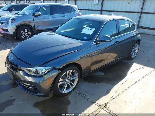 WBA8B9G51JNV00463 2018 BMW 3ER - Image 2