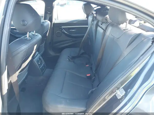 WBA8B9G51JNV00463 2018 BMW 3ER - Image 8