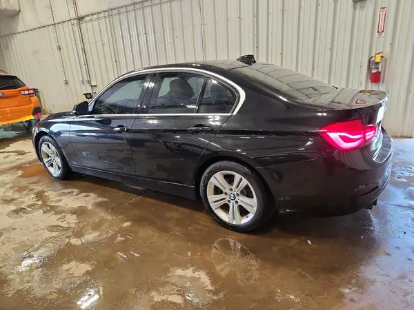 WBA8B9G52HNU09079 2017 BMW 3ER - Image 2