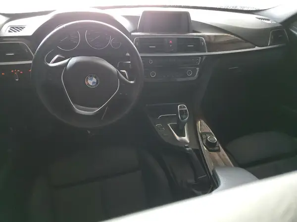 WBA8B9G52HNU48500 2017 BMW 3ER - Image 8