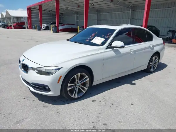 WBA8B9G52JNU57283 2018 BMW 3ER - Image 2