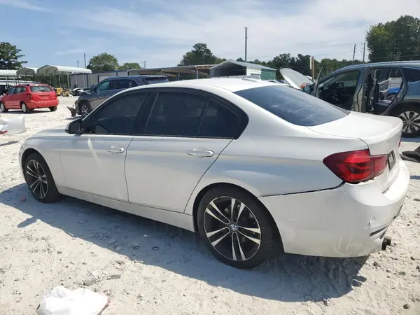 WBA8B9G52JNU57431 2018 BMW 3ER - Image 2