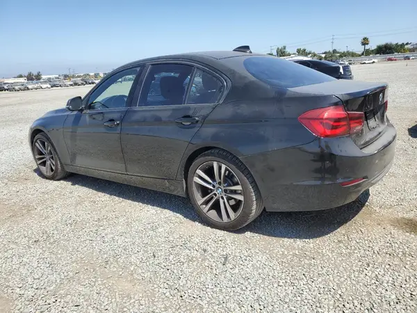 WBA8B9G52JNU58272 2018 BMW 3ER - Image 2