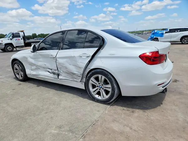 WBA8B9G52JNU97038 2018 BMW 3ER - Image 2