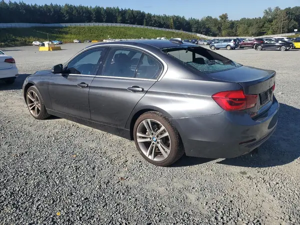 WBA8B9G52JNU97489 2018 BMW 3ER - Image 2