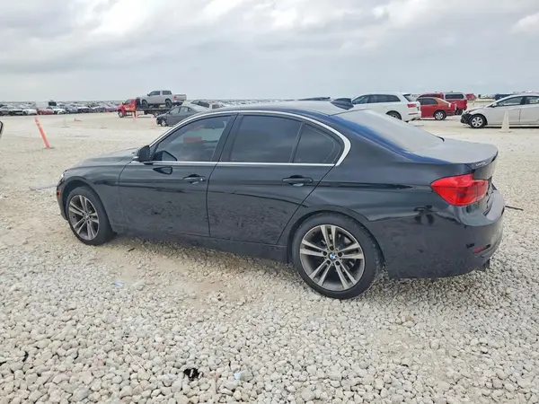 WBA8B9G52JNU99775 2018 BMW 3ER - Image 2