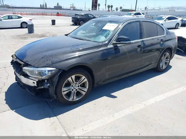 WBA8B9G52JNV00374 2018 BMW 3ER - Image 2